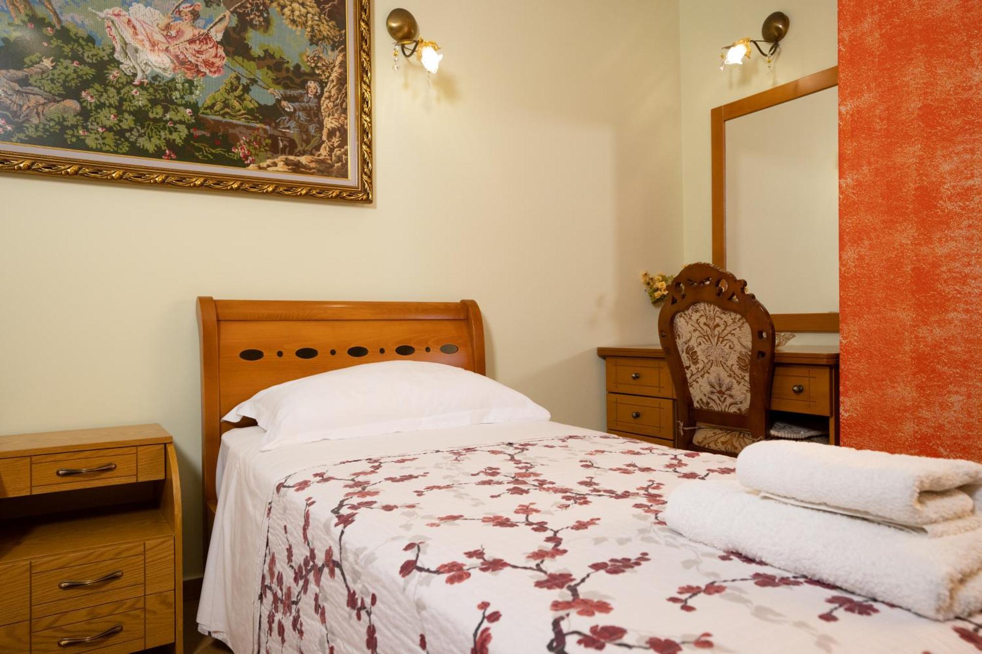 Appartement Beachfront 3 Bedroom With Sea View *