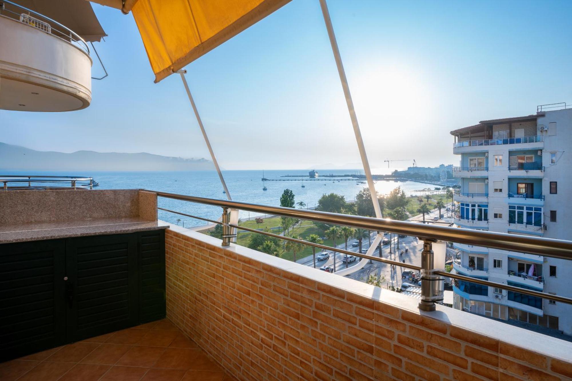 Beachfront 3 Bedroom With Sea View Vlorë