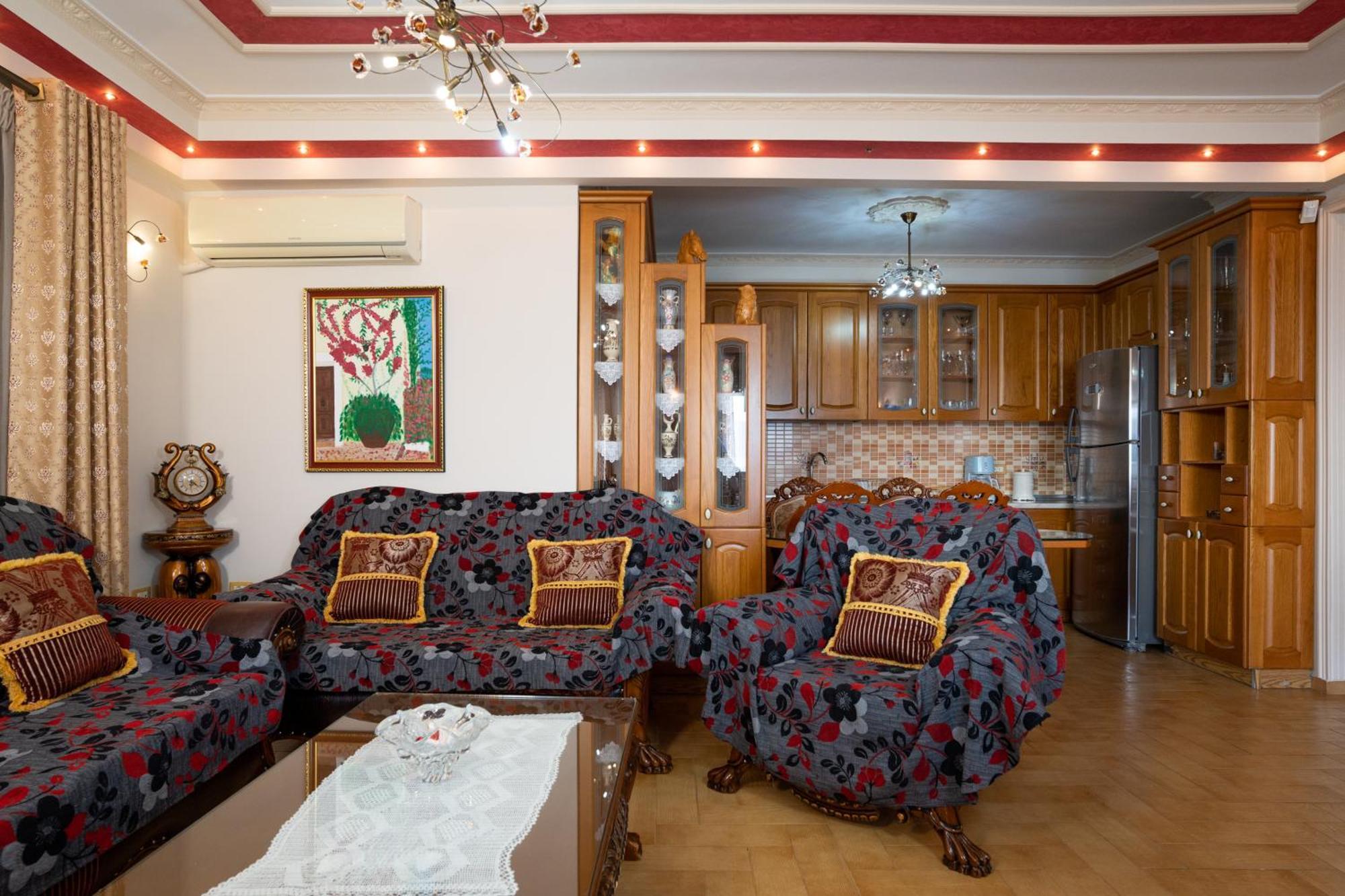 Beachfront 3 Bedroom With Sea View
