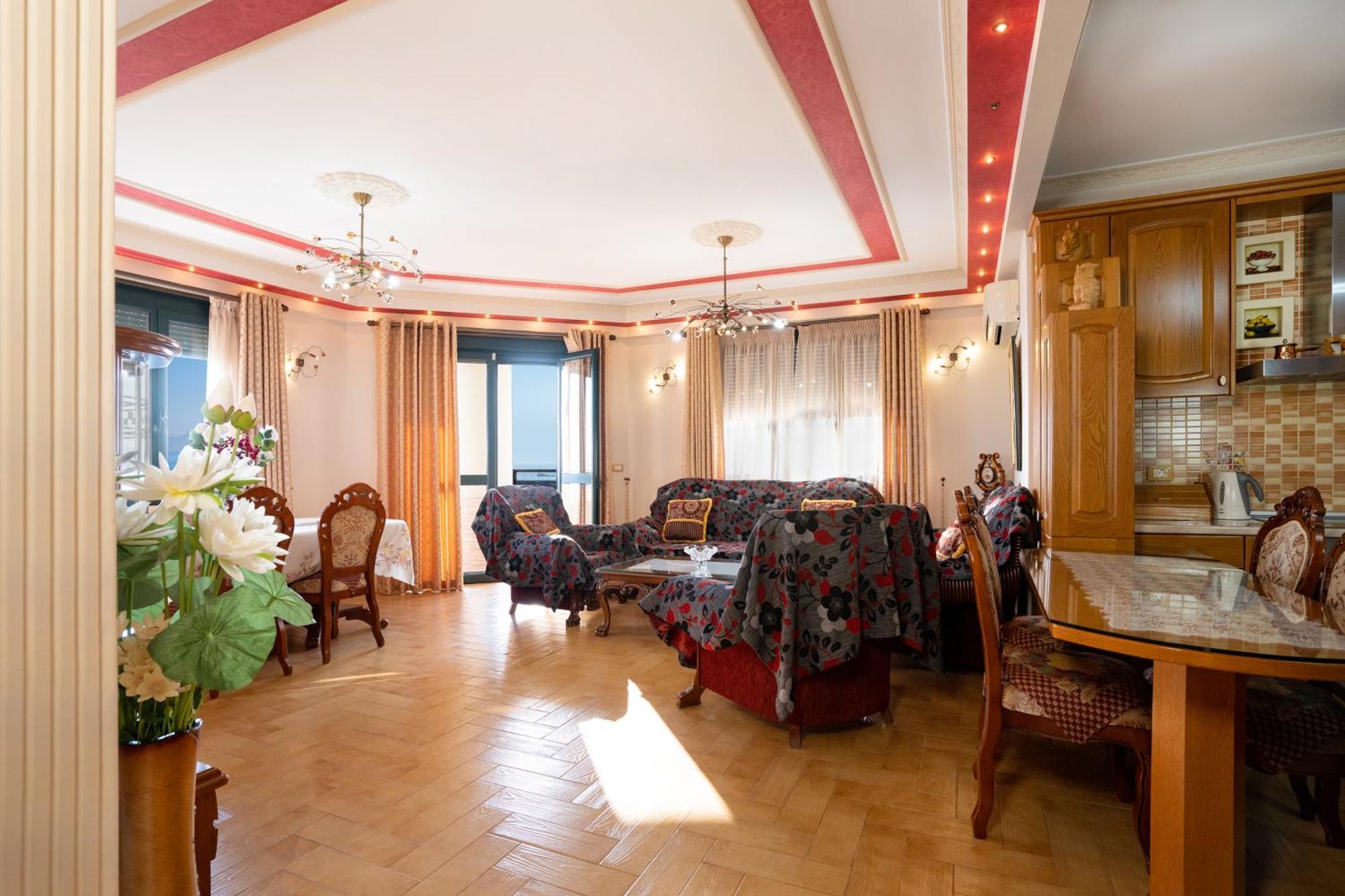 Appartement Beachfront 3 Bedroom With Sea View