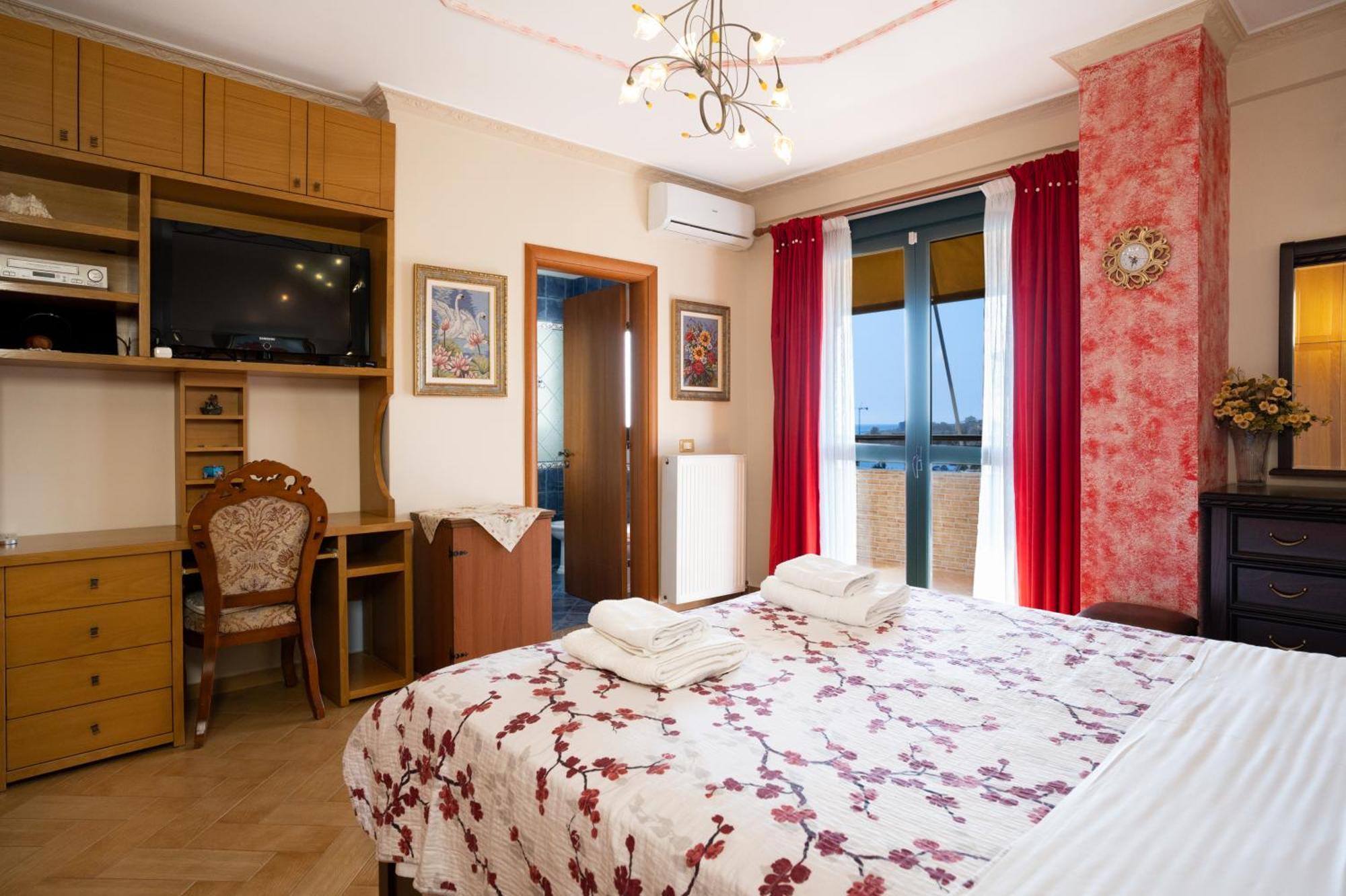 Beachfront 3 Bedroom With Sea View Appartement Vlorë